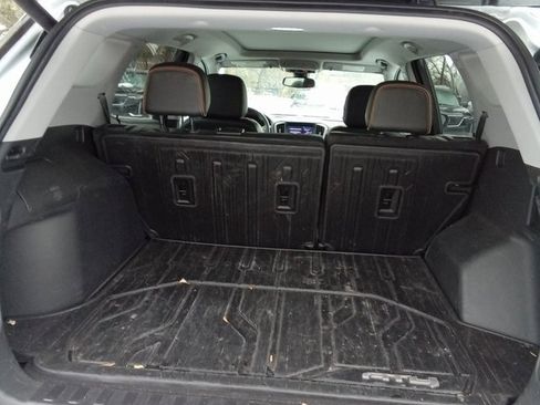 Used 2023 GMC Terrain AT4 w/ Infotainment Package II image 9