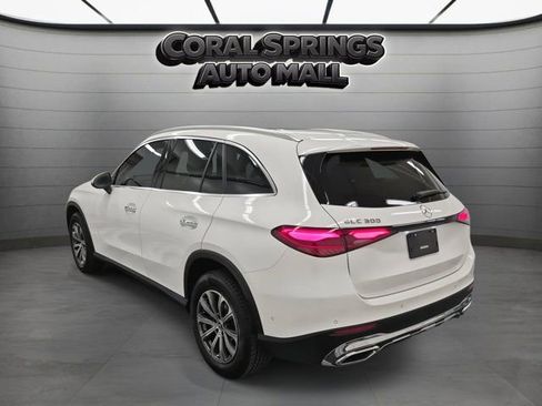 Used 2025 Mercedes-Benz GLC 300 image 4