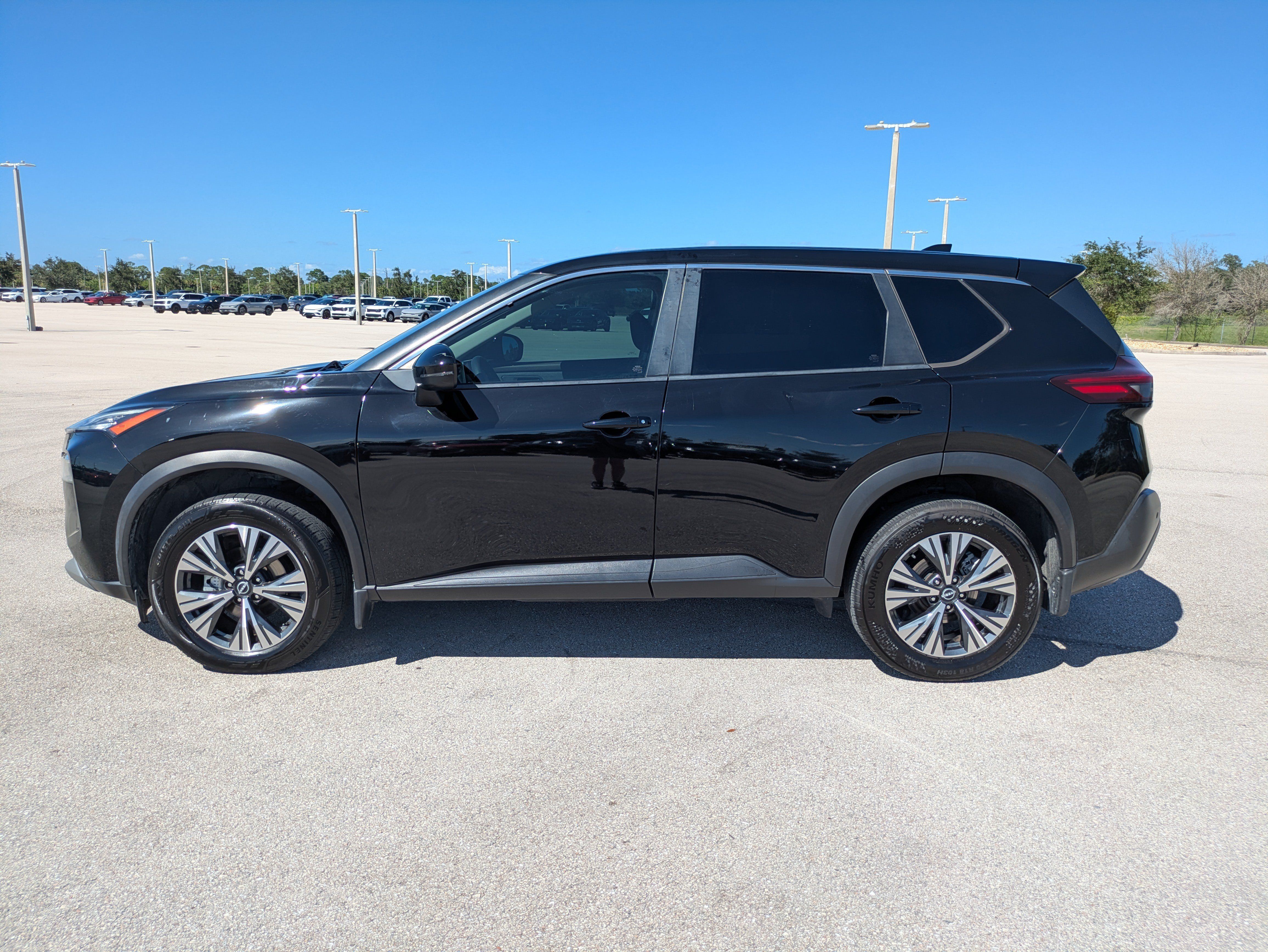 Used 2023 Nissan Rogue SV FWD image 7