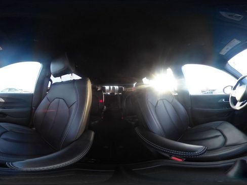 Used 2025 Chrysler Pacifica Select image 45