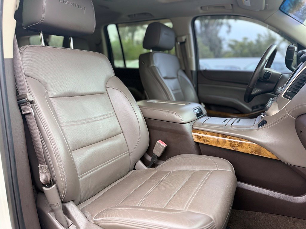 Used 2015 GMC Yukon XL Denali w/ Premium Package RWD image 18