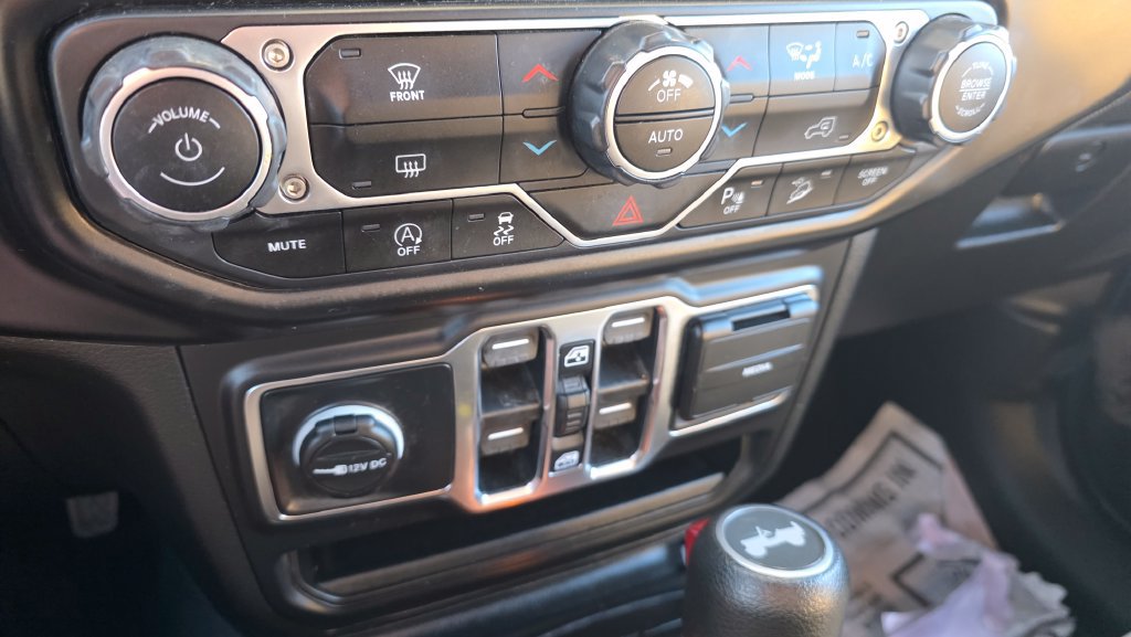 Used 2021 Jeep Wrangler Unlimited Sport AWD/4WD image 19