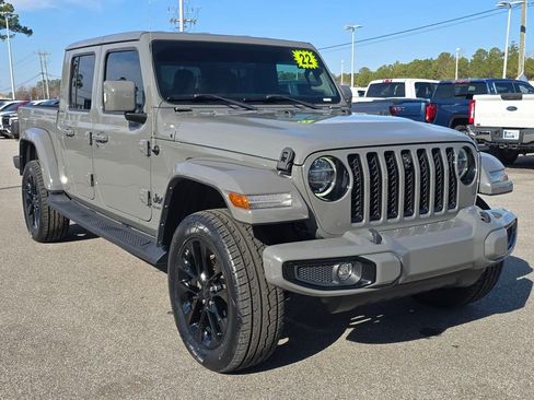 Used 2022 Jeep Gladiator Overland image 7
