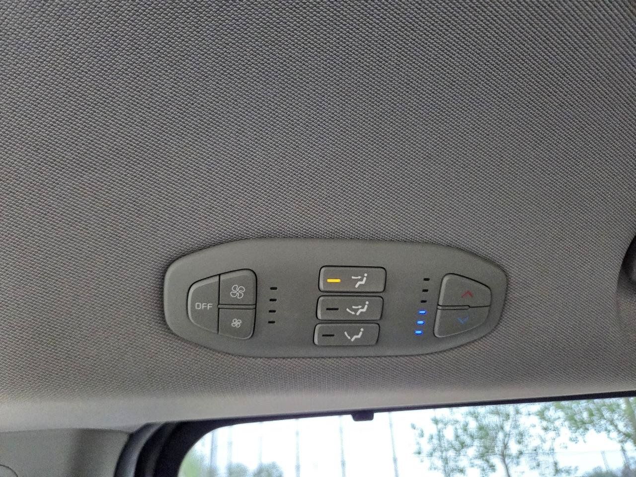 Used 2020 Kia Sedona EX FWD image 21