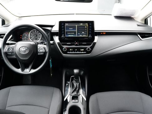 Used 2022 Toyota Corolla LE image 16
