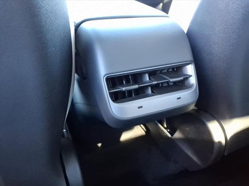 Used 2023 Tesla Model Y Long Range image 12