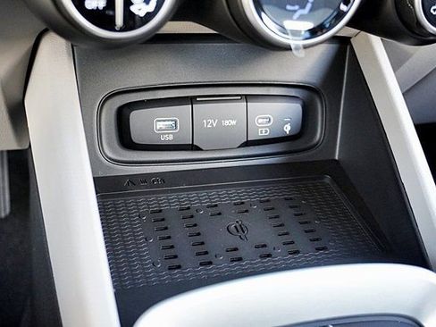 New 2026 Hyundai Venue SEL image 32