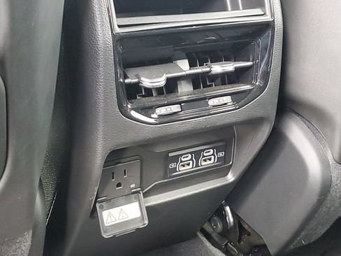 Used 2023 Jeep Grand Cherokee Laredo w/ Luxury Tech Group I AWD/4WD image 28