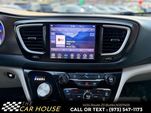 Used 2018 Chrysler Pacifica Touring-L w/ Premium Audio Group image 28