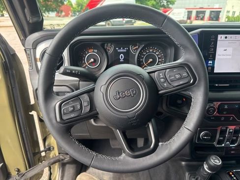 Used 2025 Jeep Wrangler Unlimited Sport AWD/4WD image 28