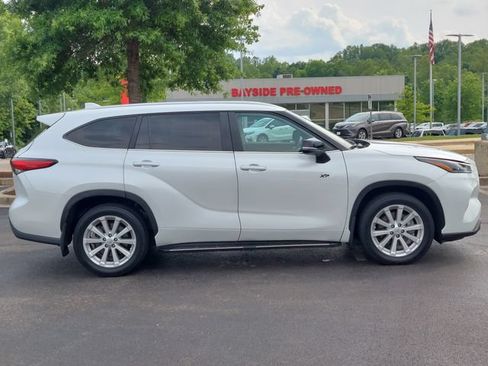 Used 2023 Toyota Highlander XLE FWD image 33