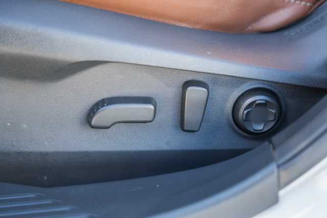 Used 2025 Subaru Outback Touring XT AWD/4WD image 37