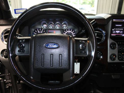 Used 2013 Ford F250 Lariat w/ Lariat Ultimate Pkg AWD/4WD image 12