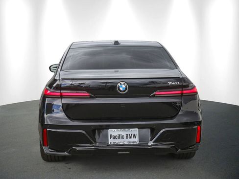 Certified 2025 BMW 740i RWD image 5