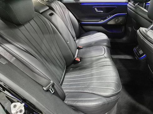 Used 2022 Mercedes-Benz S 500 4MATIC w/ AMG Line Package image 21