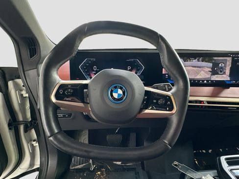 Used 2025 BMW iX xDrive50 AWD/4WD image 11