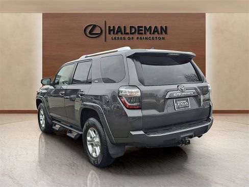 Used 2017 Toyota 4Runner SR5 image 4