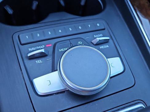 Used 2019 Audi A4 2.0T allroad Premium Plus w/ Premium Plus Package image 17