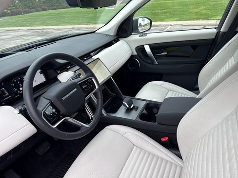 Used 2024 Land Rover Discovery Sport S image 26