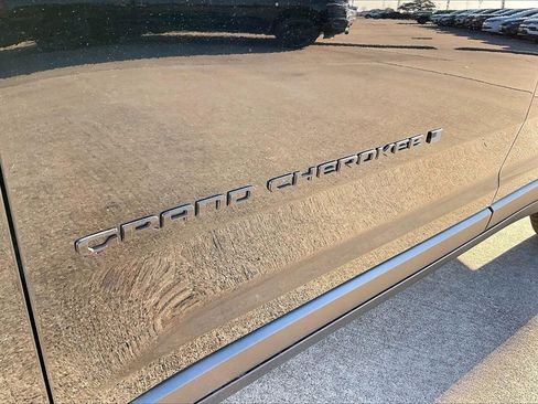 New 2025 Jeep Grand Cherokee Limited image 15