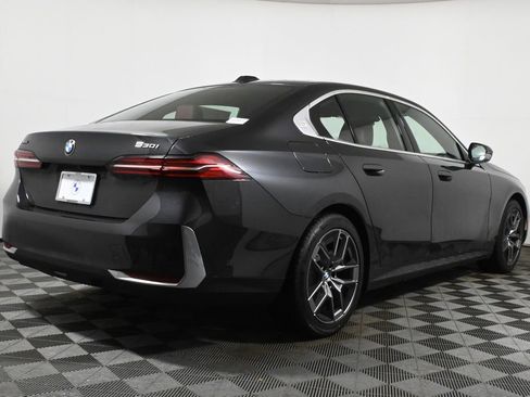 Used 2026 BMW 530i xDrive w/ Premium Package image 7