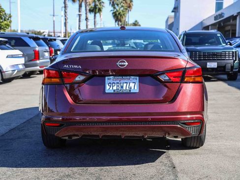 Used 2025 Nissan Altima 2.5 SV FWD image 5