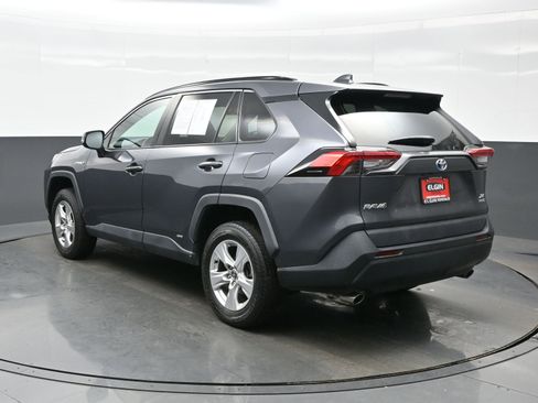 Used 2020 Toyota RAV4 XLE image 4