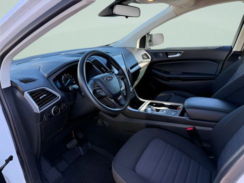 Used 2024 Ford Edge SE w/ Black Appearance Package AWD/4WD image 4