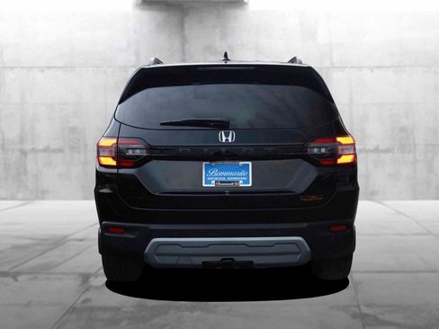 New 2025 Honda Pilot TrailSport image 6