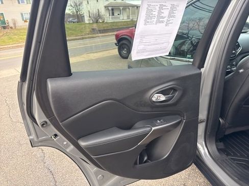 Used 2021 Jeep Cherokee Limited w/ Elite Package image 39