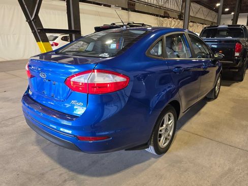 Used 2019 Ford Fiesta SE FWD image 2