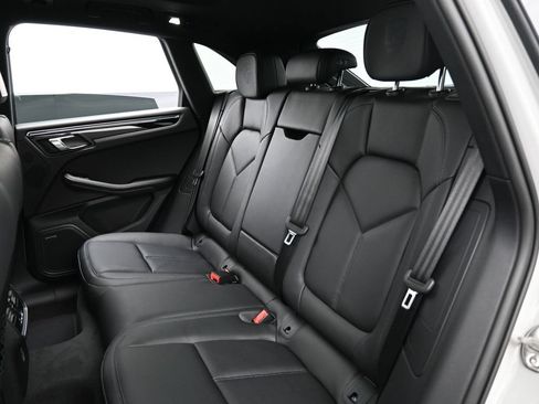 Certified 2026 Porsche Macan AWD/4WD image 23