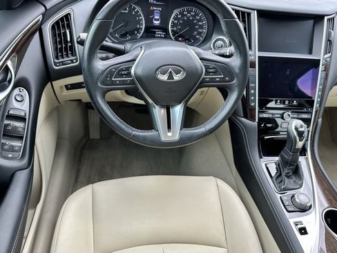 Used 2018 INFINITI Q50 Luxe w/ Essential Package (3.0T Luxe) image 8
