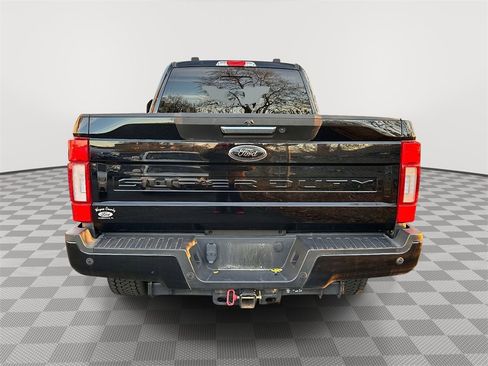 Used 2022 Ford F350 Lariat w/ Black Appearance Package image 2