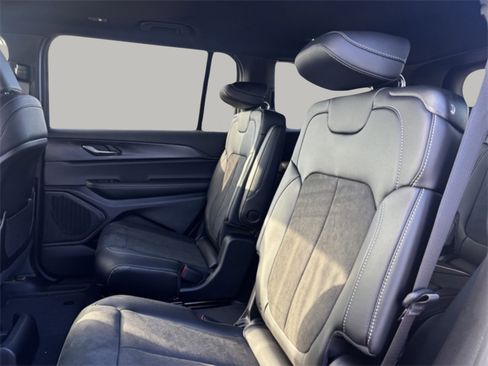 New 2025 Jeep Grand Cherokee L Altitude image 23