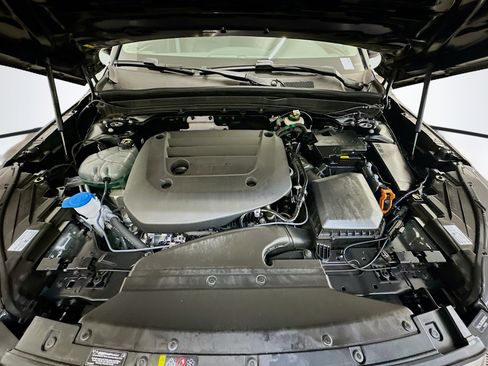 Used 2025 Volvo XC40 B5 Core AWD/4WD image 36