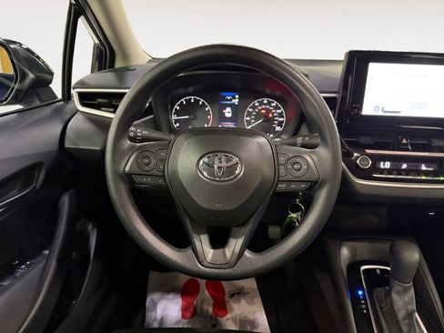 Used 2025 Toyota Corolla LE image 16