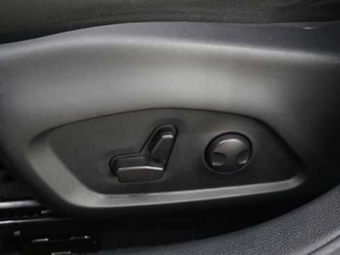 Used 2023 Jeep Compass Latitude w/ Sun and Sound Group AWD/4WD image 22