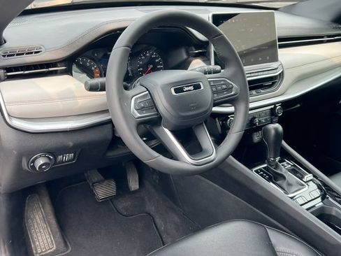 Used 2026 Jeep Compass Limited AWD/4WD image 17
