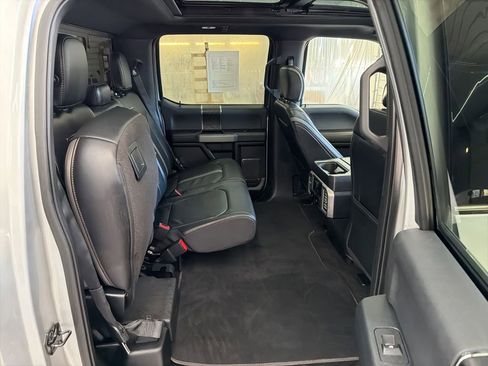 Used 2018 Ford F150 Platinum w/ Equipment Group 701A Luxury AWD/4WD image 21