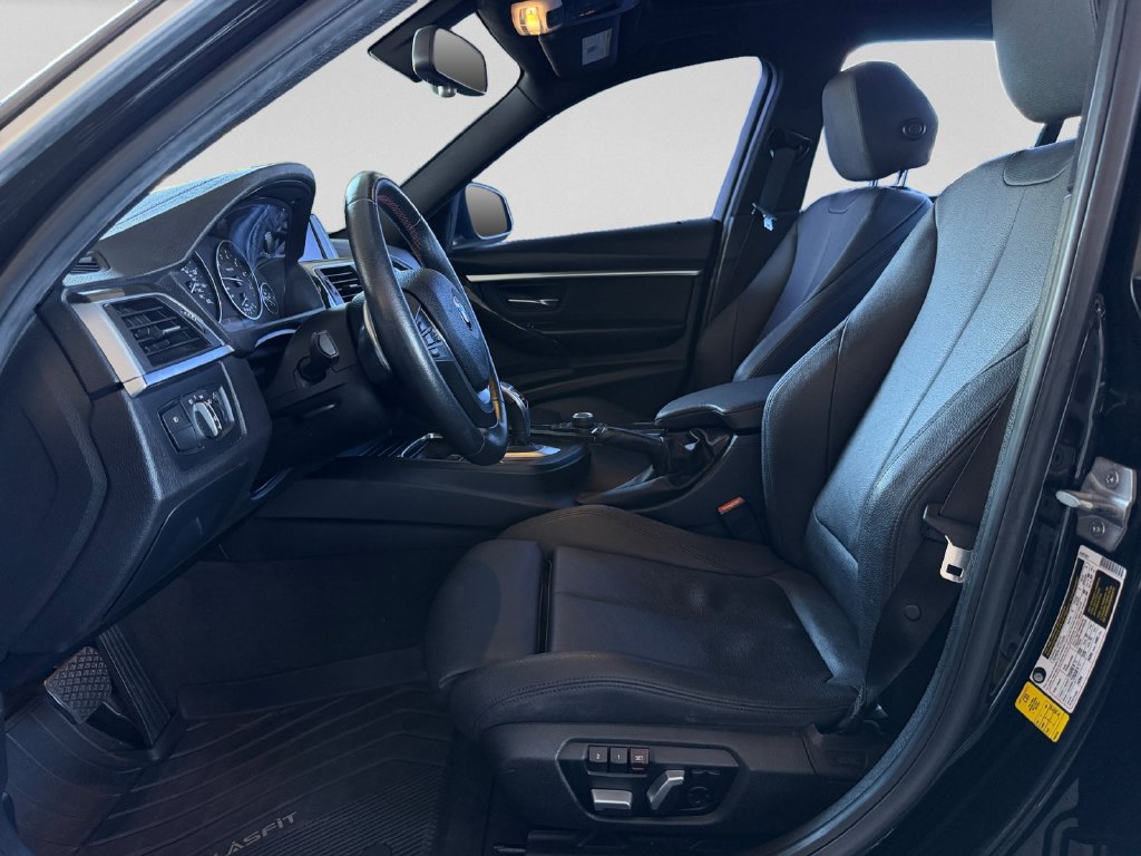 Used 2018 BMW 330i Sedan w/ Convenience Package RWD image 22