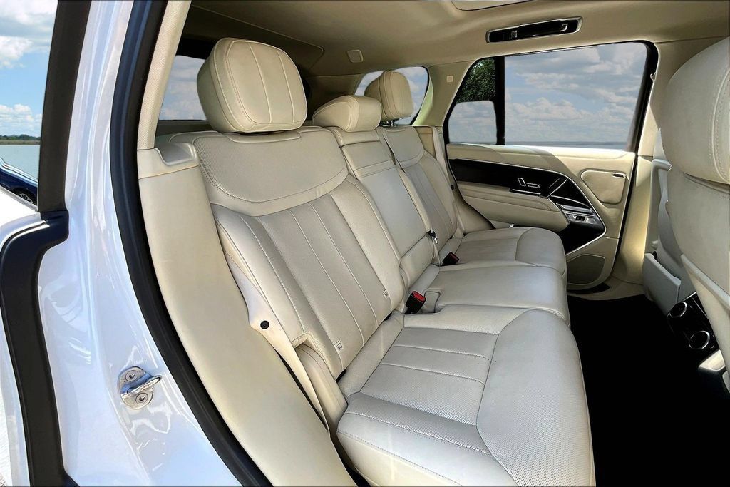 Used 2023 Land Rover Range Rover SE AWD/4WD image 24