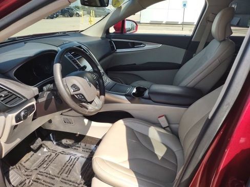 Used 2016 Lincoln MKX Select w/ Select Plus Package AWD/4WD image 11