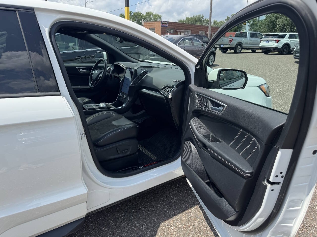Used 2022 Ford Edge ST w/ Equipment Group 401A AWD/4WD image 31