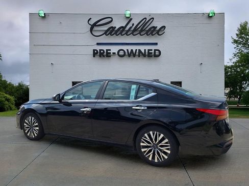 Used 2024 Nissan Altima 2.5 SV FWD image 5