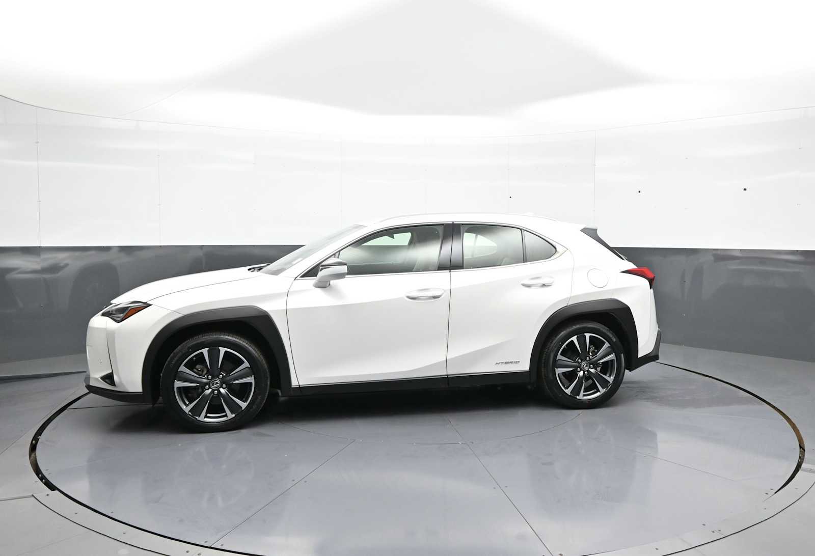 Used 2021 Lexus UX 250h w/ Premium Package AWD/4WD image 8