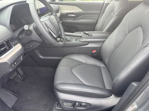 Certified 2026 Toyota Grand Highlander FWD image 23