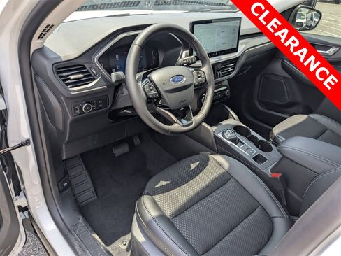 New 2025 Ford Escape SE image 3