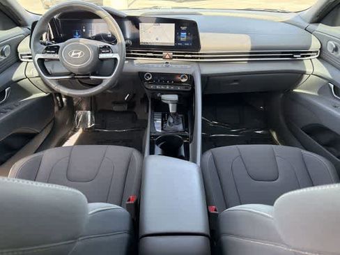 Certified 2025 Hyundai Elantra SEL image 12