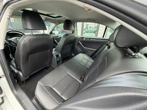 Used 2017 Volkswagen Jetta SEL FWD image 45